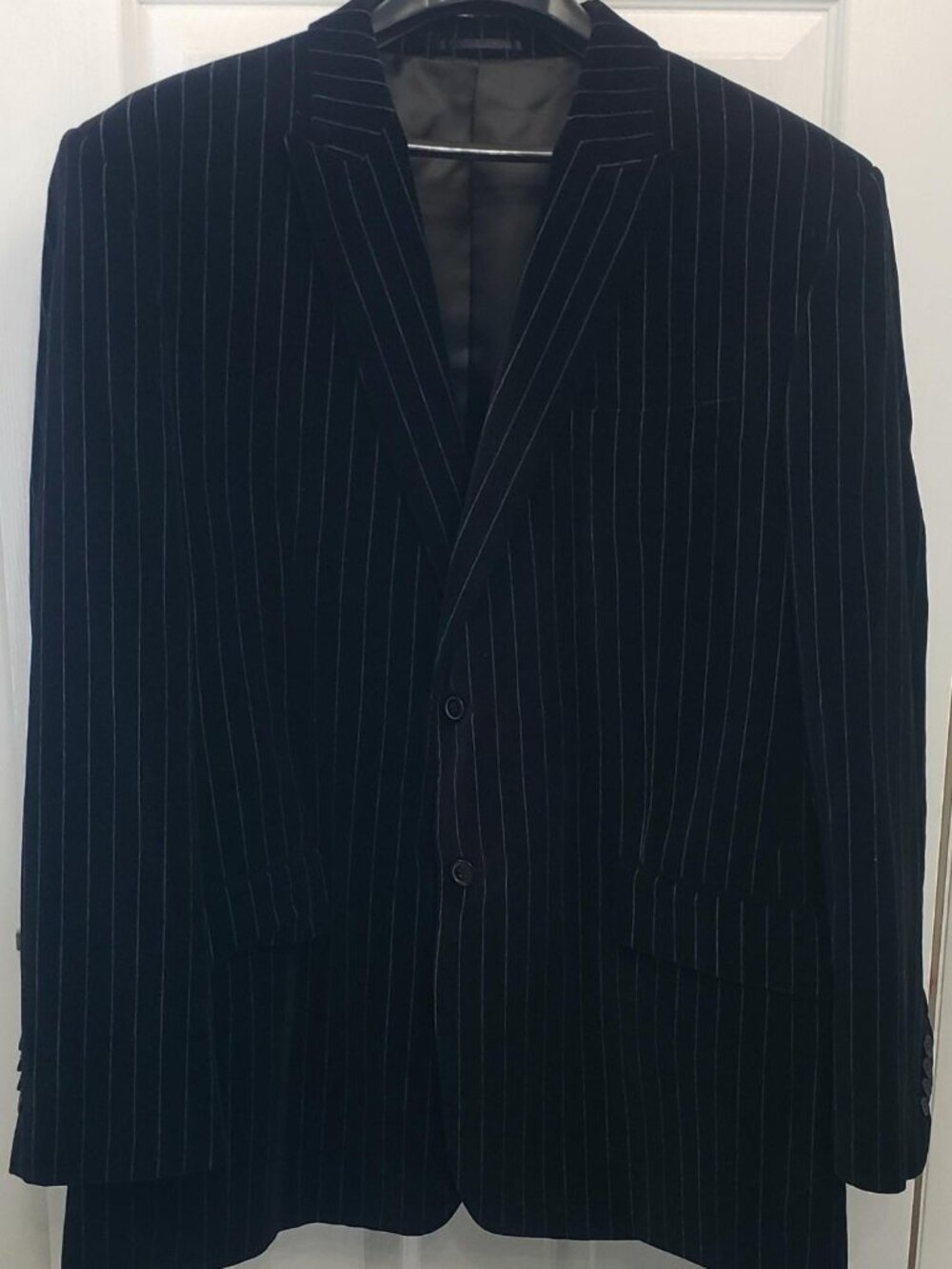 VINTAGE INSERCH LIMITED EDITION BLACK VELET WHITE PIN STRIPE BLAZER SIZE 44R